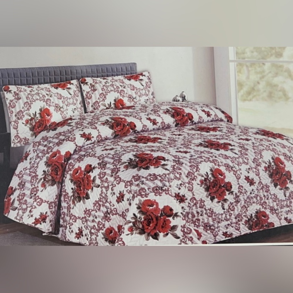 NEW DESIGN QUILT🔥🔥
3️⃣ PIECE SET INCLUDES 
2️⃣PILLOW COVERS 
1️⃣QUILT